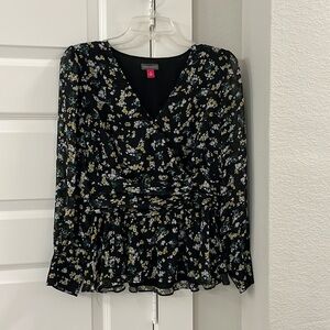 Vince Camuto Floral Spring Peplum Top. Sheer Sleeves.
